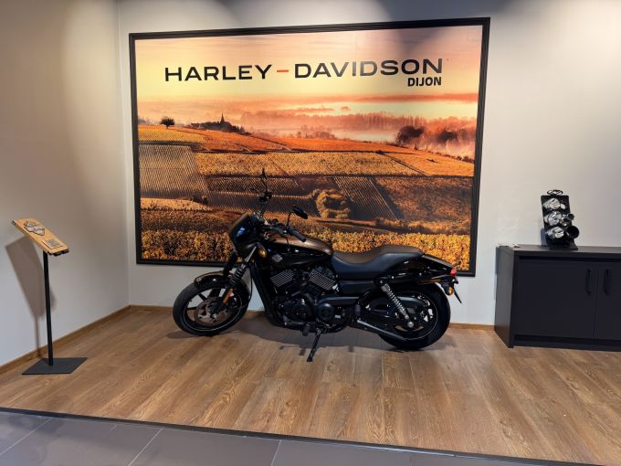 HARLEY-DAVIDSON STREET 750 4
