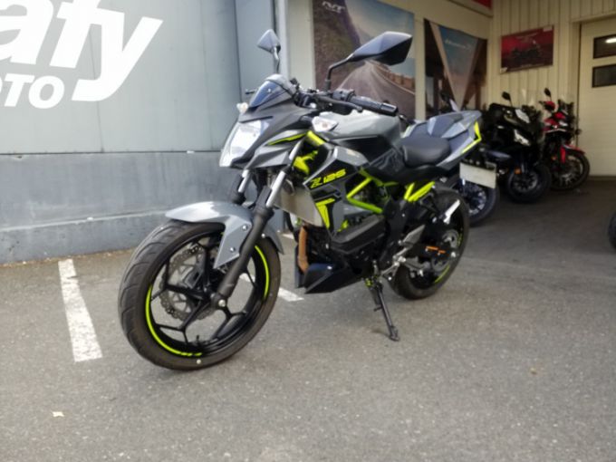 KAWASAKI z 125 4