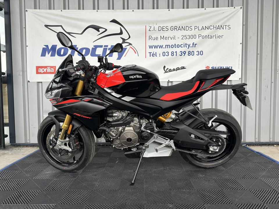 APRILIA TUONO 660 FACTORY 4