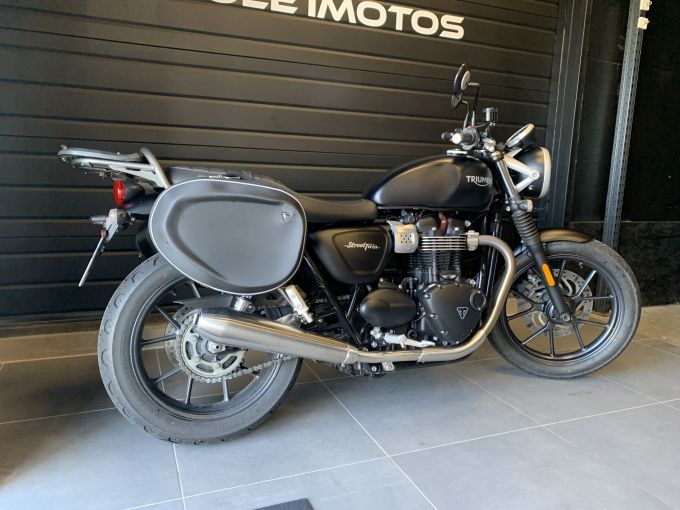 TRIUMPH STREET TWIN  900 4