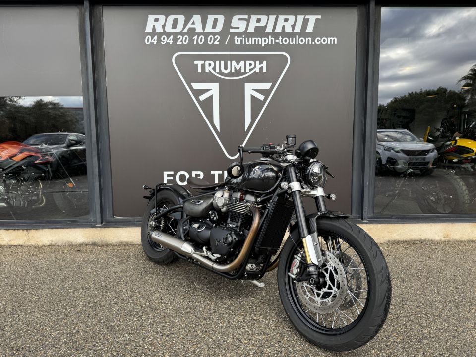 TRIUMPH BONNEVILLE BOBBER TFC 4