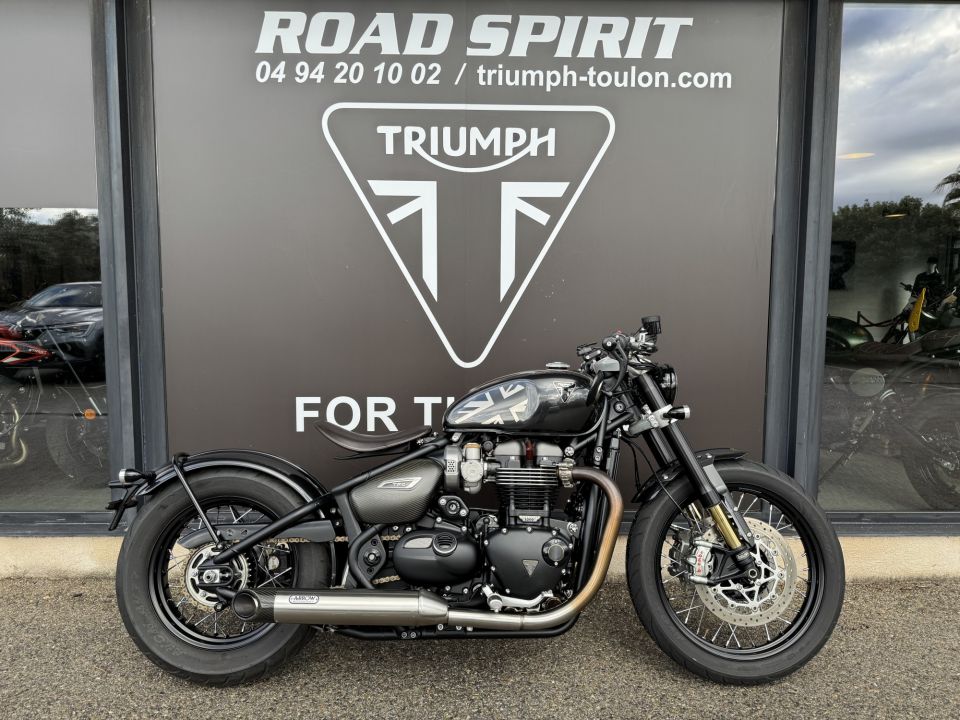 TRIUMPH BONNEVILLE BOBBER TFC 4