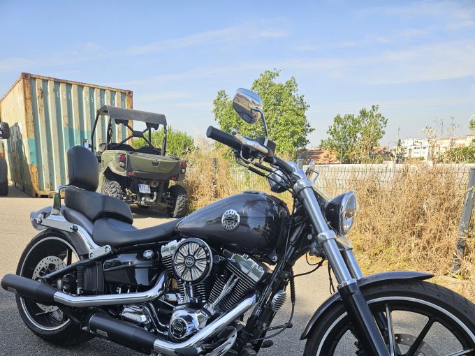 HARLEY-DAVIDSON SOFTAIL BREAKOUT 1690 4