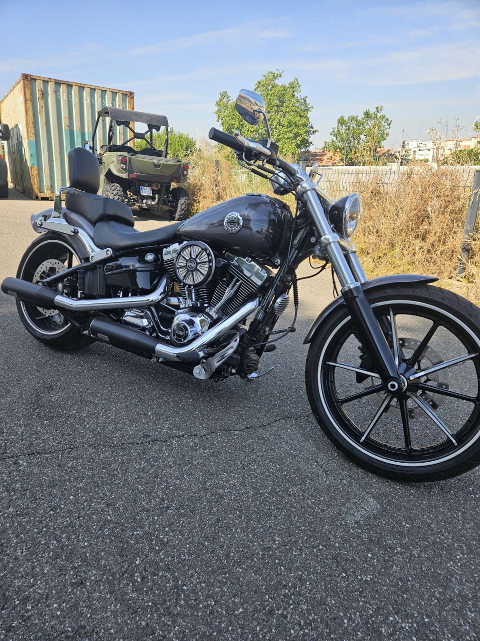 HARLEY-DAVIDSON SOFTAIL BREAKOUT 1690 4