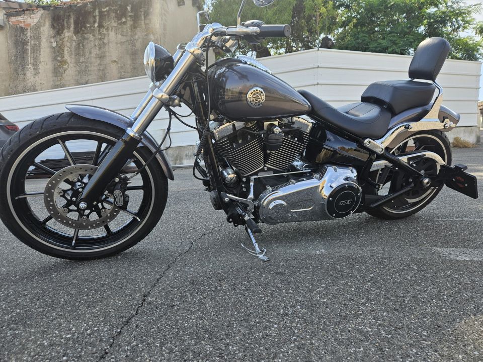 HARLEY-DAVIDSON SOFTAIL BREAKOUT 1690 4