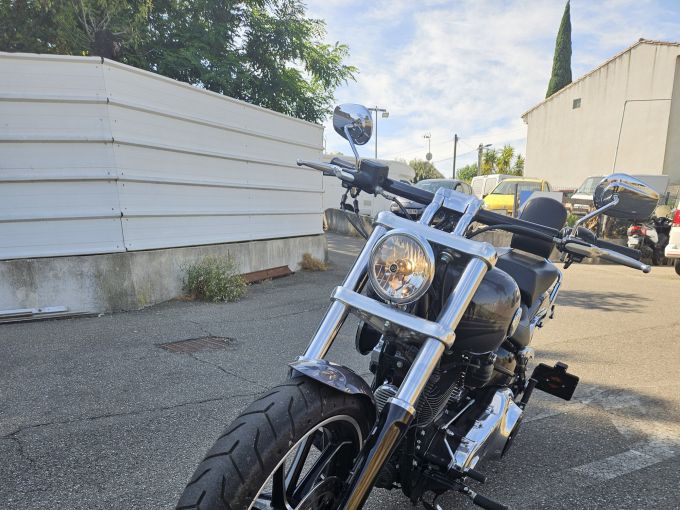 HARLEY-DAVIDSON SOFTAIL BREAKOUT 1690 4