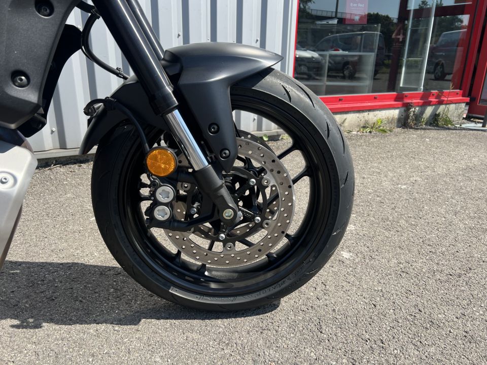 YAMAHA MT-07 4