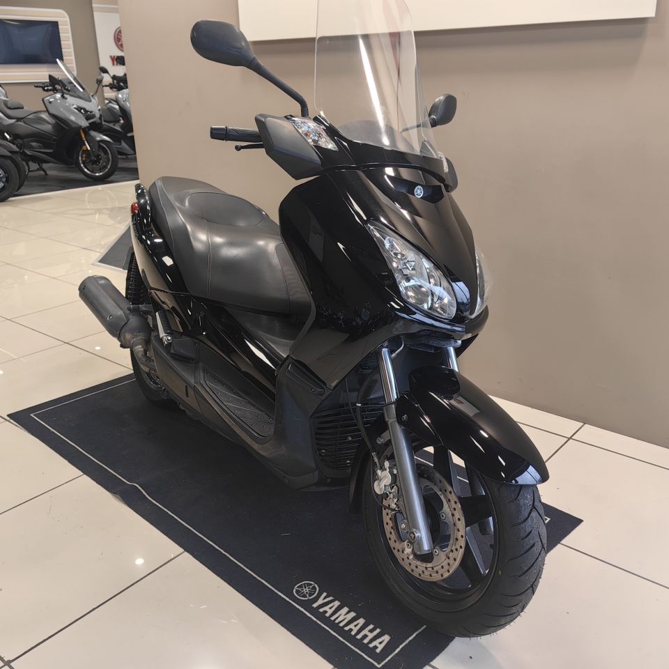 YAMAHA XMAX 125 4