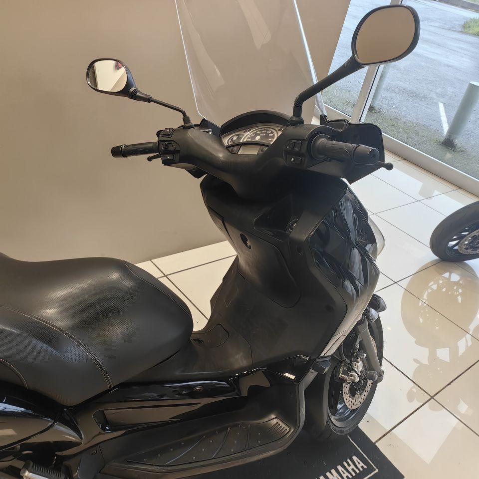 YAMAHA XMAX 125 4