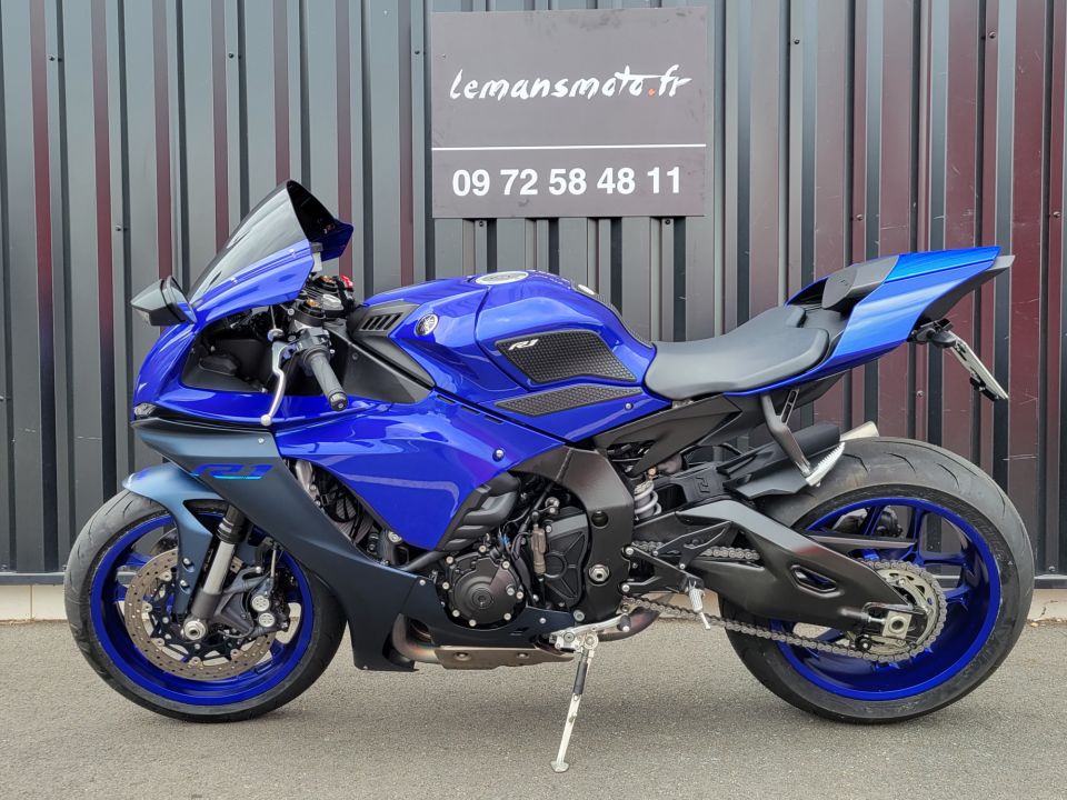 YAMAHA YZF 1000 R1 4