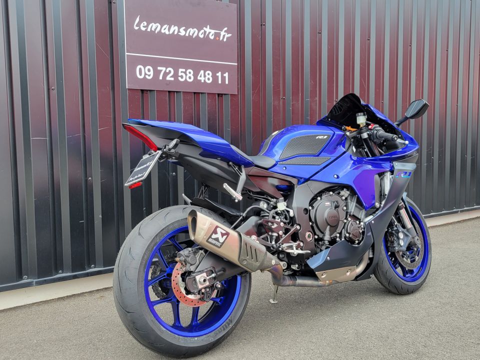YAMAHA YZF 1000 R1 4