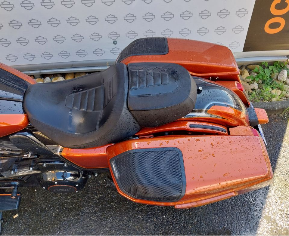 HARLEY-DAVIDSON TOURING ROAD GLIDE 1977 CVO 4