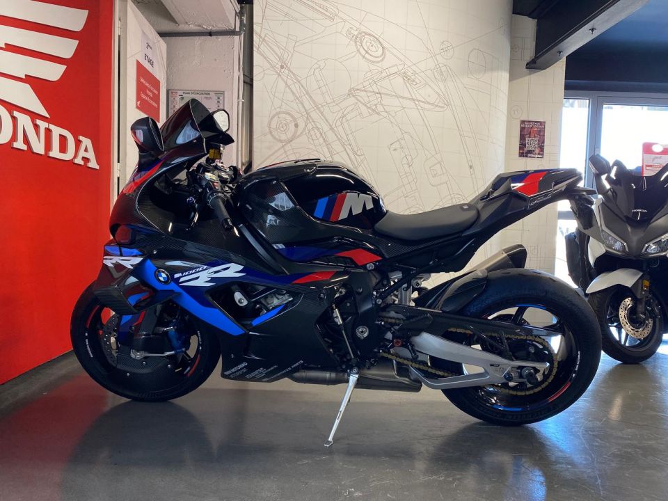 BMW M 1000RR 4