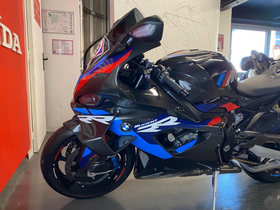 BMW M 1000RR 4