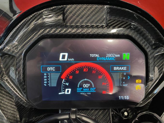 BMW M 1000RR 4