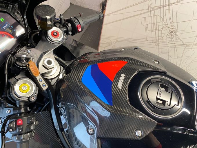 BMW M 1000RR 4