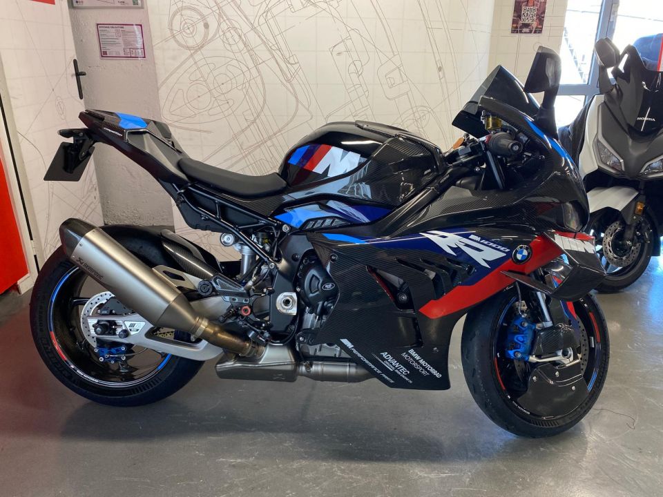 BMW M 1000RR 4