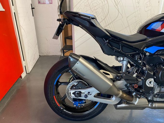 BMW M 1000RR 4