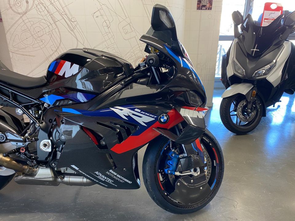 BMW M 1000RR 4