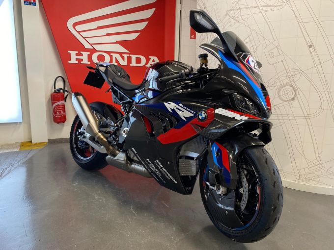 BMW M 1000RR 4