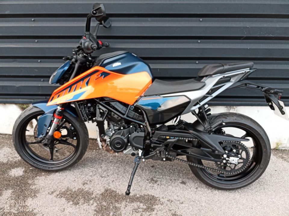 KTM 125 DUKE ABS 4