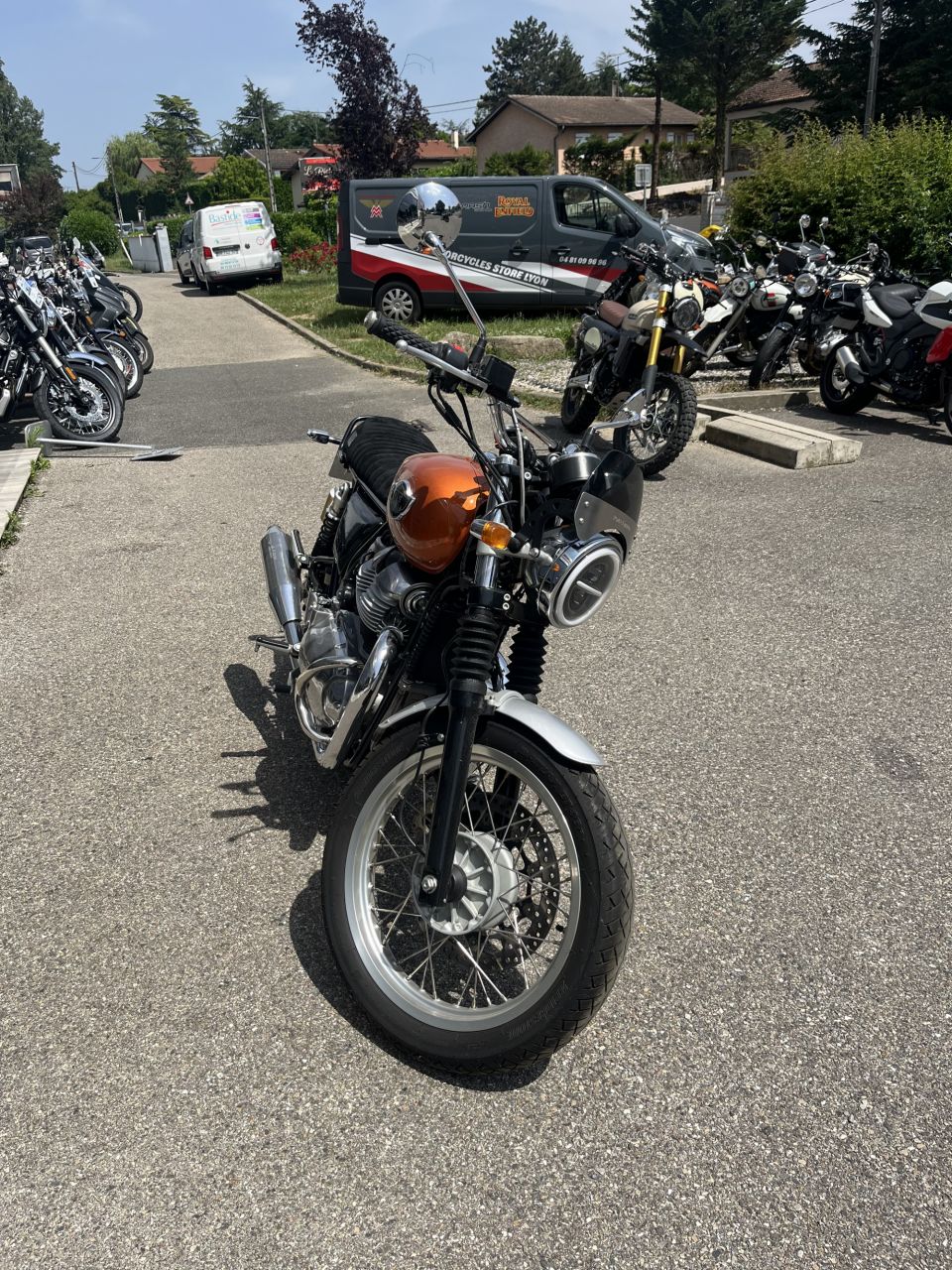 ROYAL ENFIELD INTERCEPTOR 4