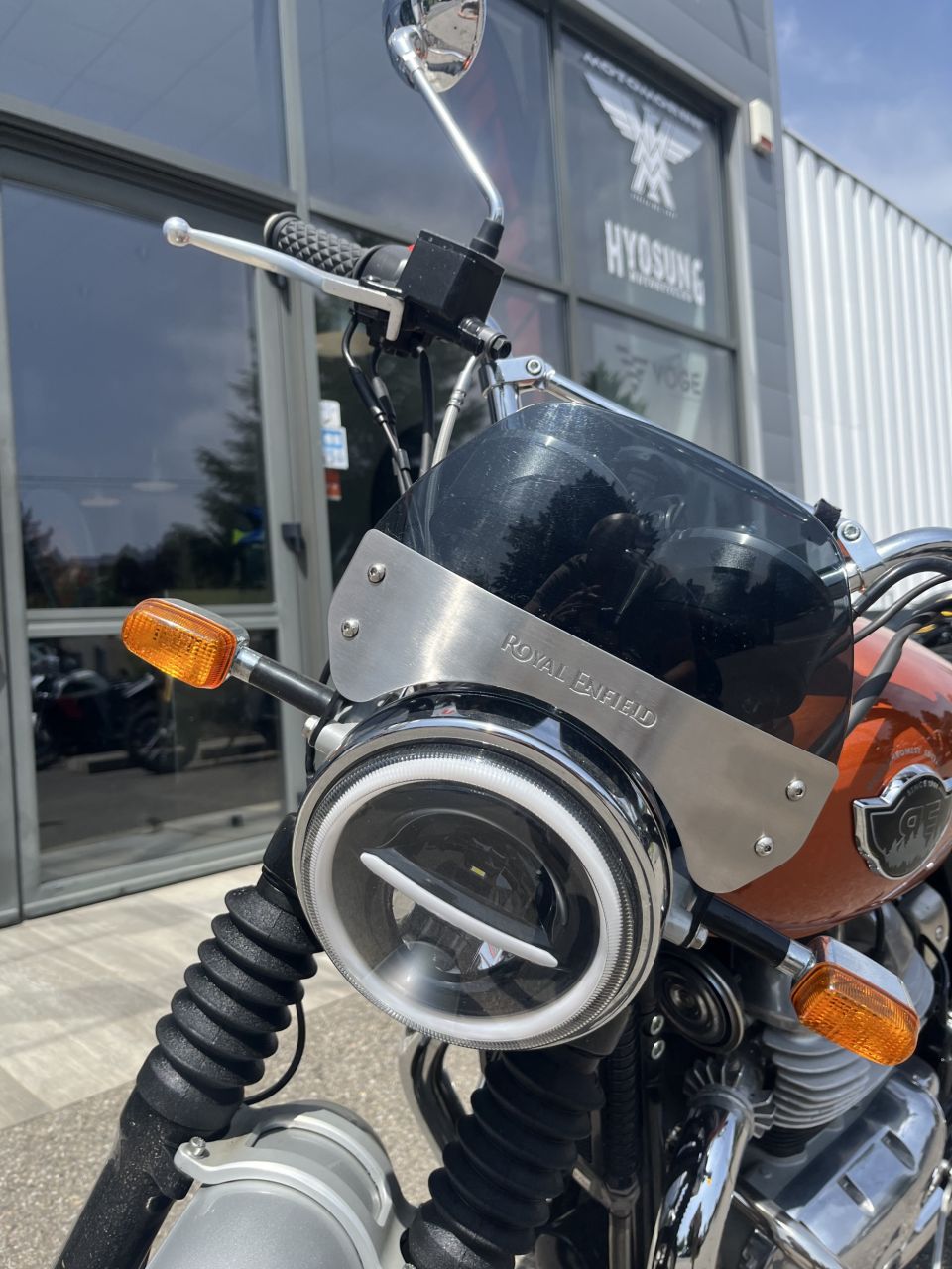 ROYAL ENFIELD INTERCEPTOR 4