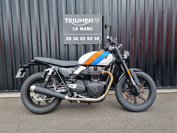 TRIUMPH SPEED TWIN 900 4