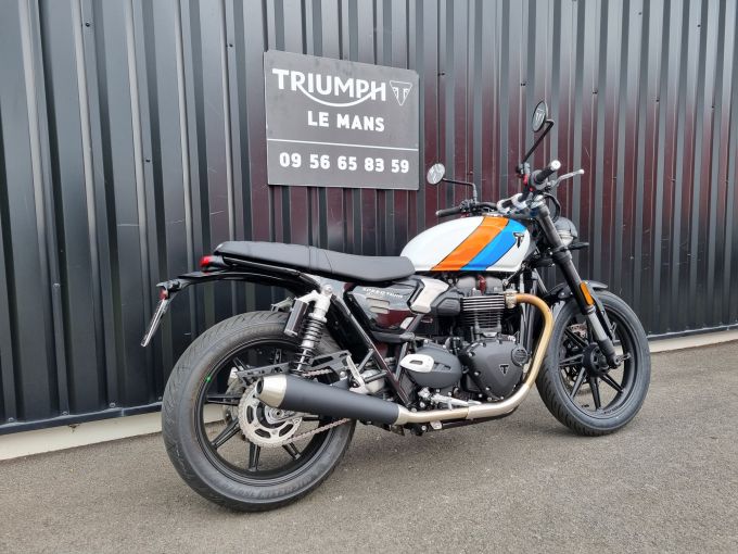 TRIUMPH SPEED TWIN 900 4
