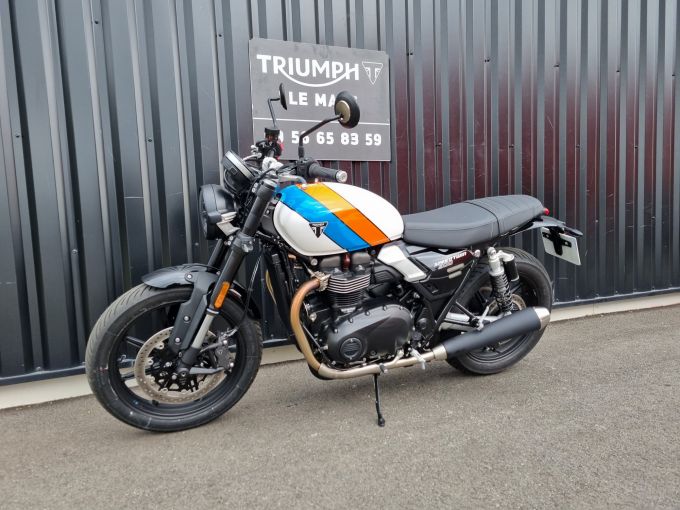 TRIUMPH SPEED TWIN 900 4