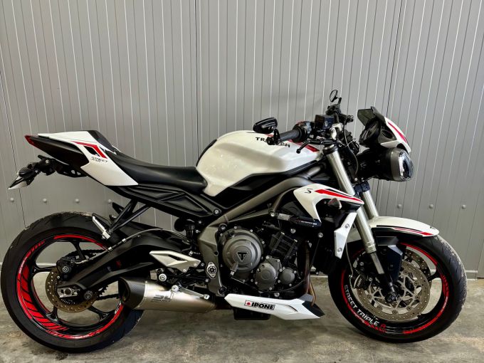 TRIUMPH STREET TRIPLE 660 S A2 4