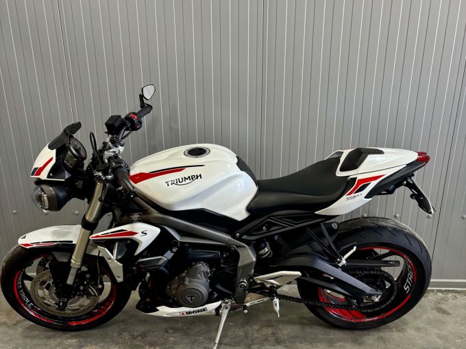 TRIUMPH STREET TRIPLE 660 S A2 4