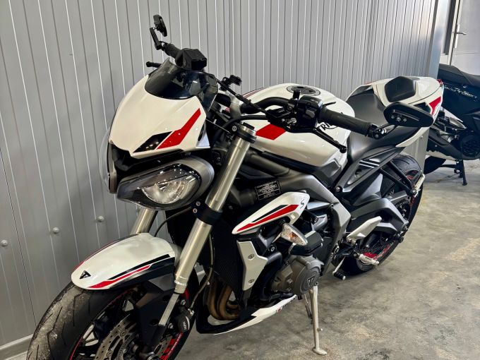 TRIUMPH STREET TRIPLE 660 S A2 4