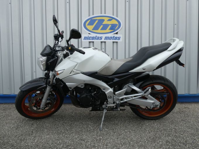 SUZUKI GSR 600 4