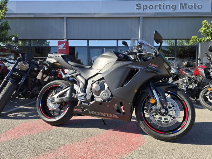 HONDA CBR600RR 4