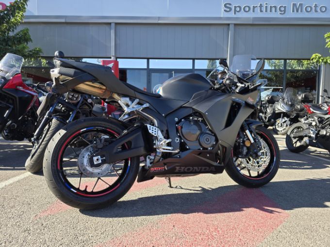 HONDA CBR600RR 4