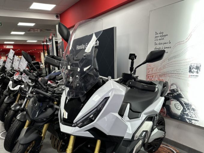 HONDA X-ADV 750 4