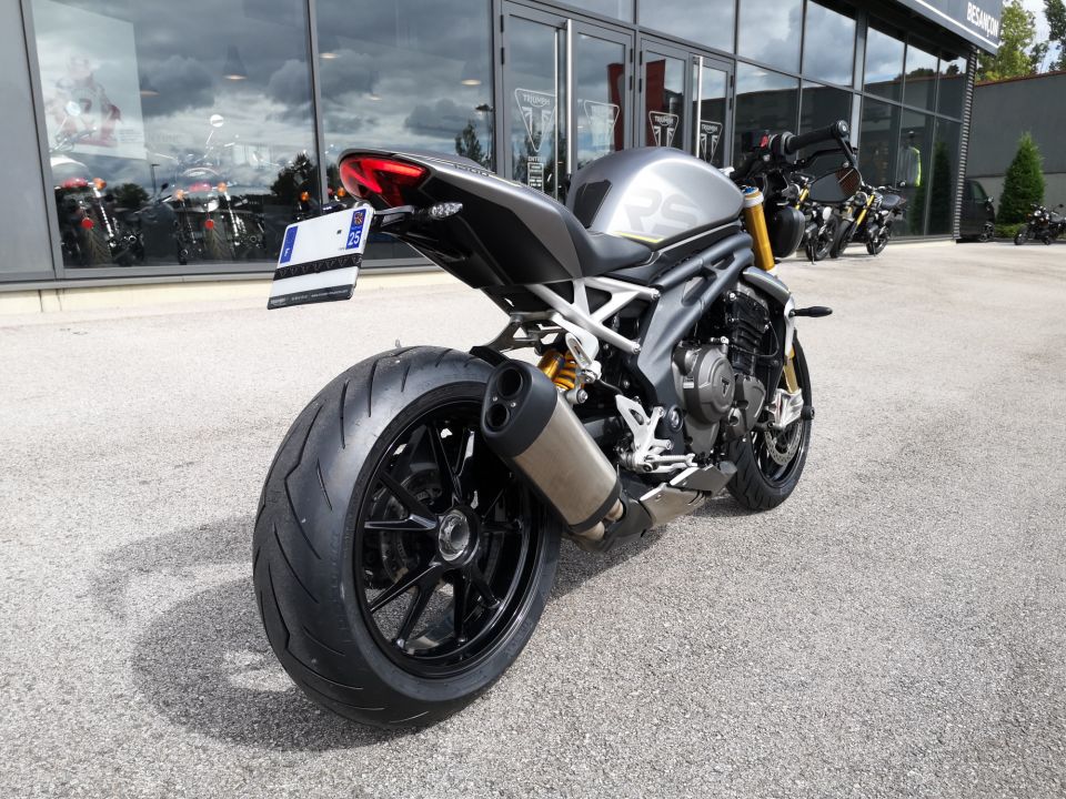 TRIUMPH SPEED TRIPLE 1200 RS 4