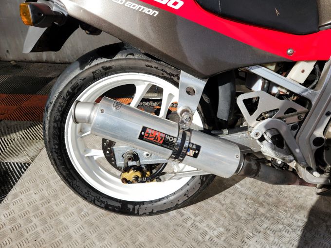 SUZUKI GSX-R 750 4