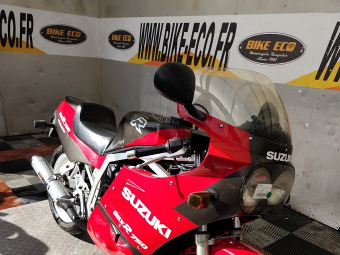 SUZUKI GSX-R 750 4
