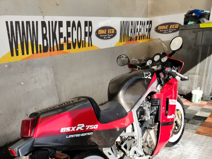 SUZUKI GSX-R 750 4