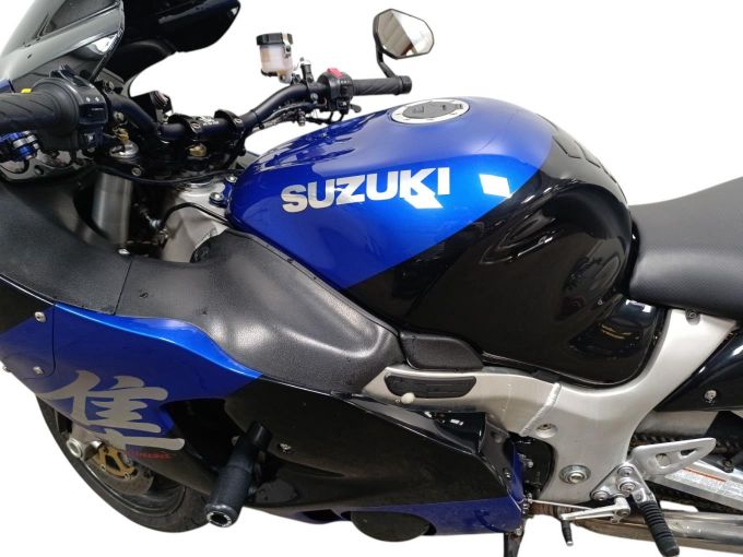 SUZUKI GSX-R 1300 HAYABUSA 4