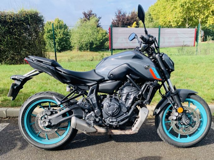 YAMAHA MT-07 (47.5CV) 4