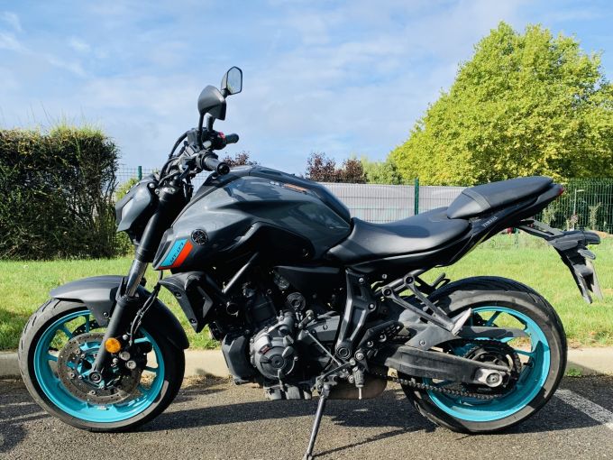 YAMAHA MT-07 (47.5CV) 4