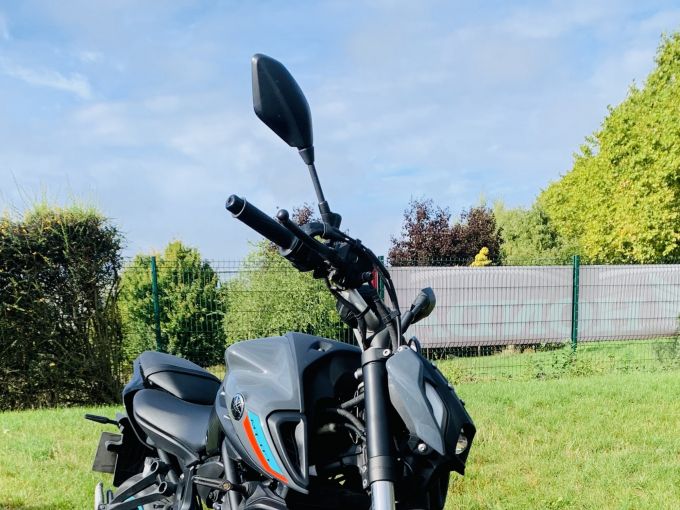 YAMAHA MT-07 (47.5CV) 4