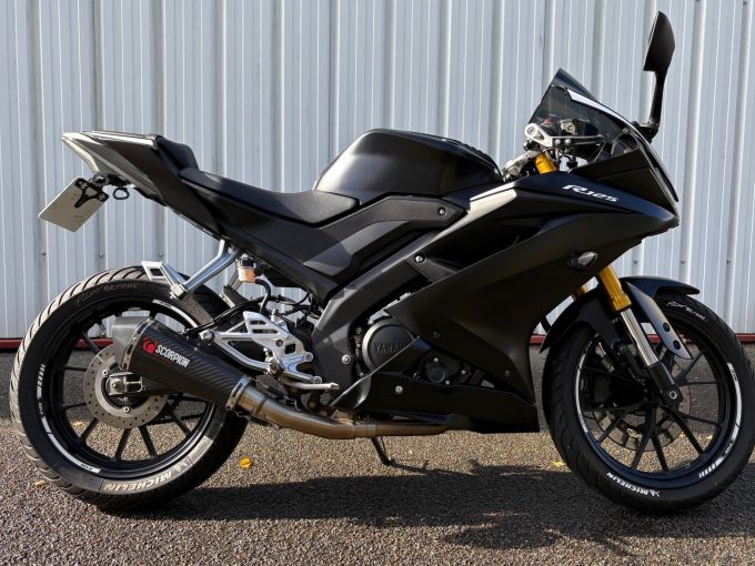 YAMAHA YZF 125 R ABS 4