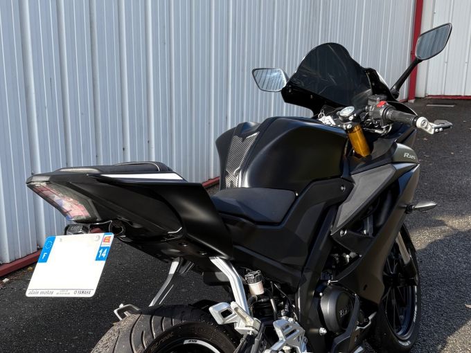YAMAHA YZF 125 R ABS 4