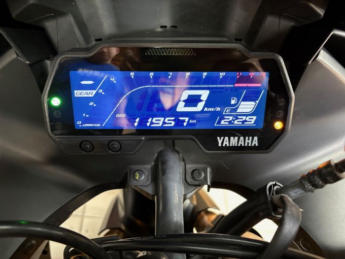 YAMAHA YZF 125 R ABS 4