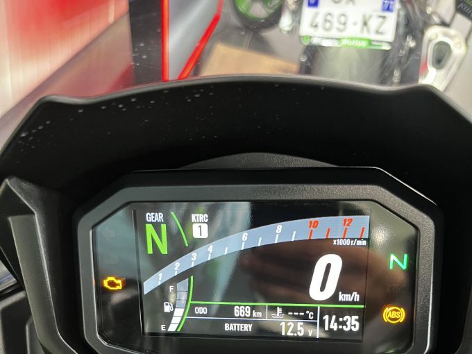 KAWASAKI NINJA 650 4