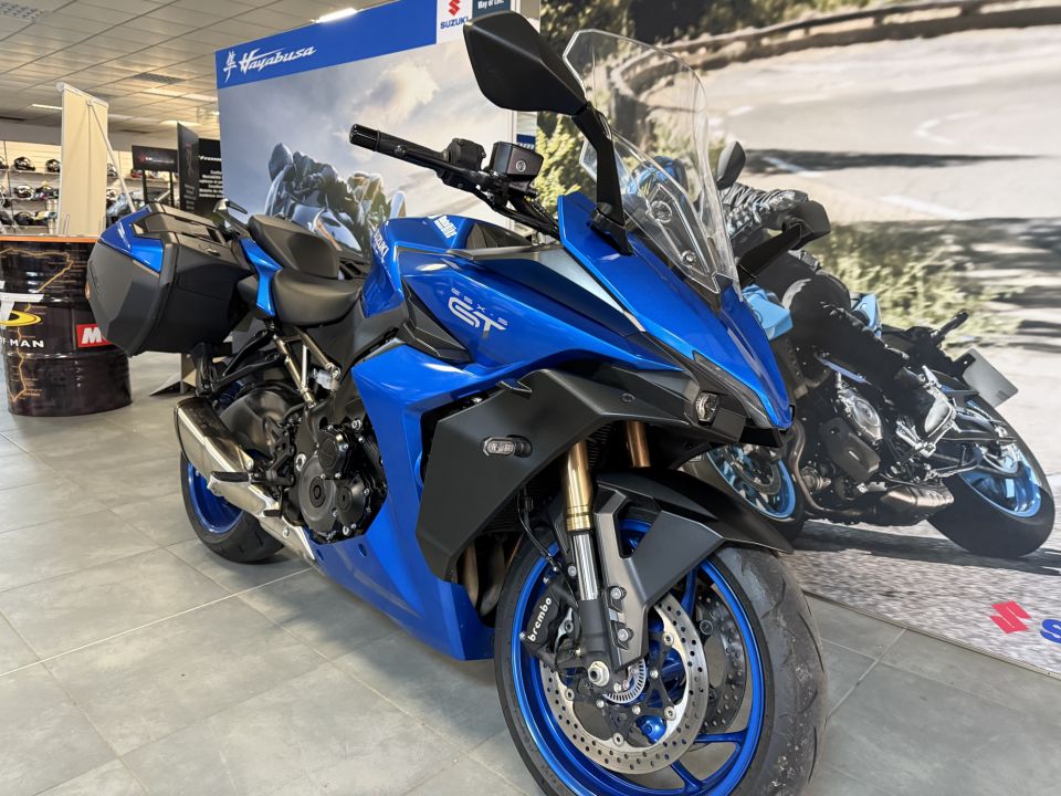 SUZUKI GSX-S 1000 GT 4
